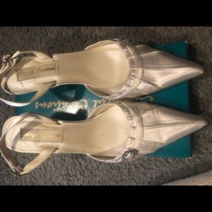 Dyeable white satin sling back heel